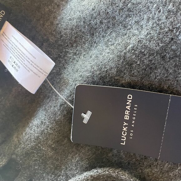 Lucky Brand Charcoal Gray Oversized Knit Fringed Scarf Wrap | NWT - Picture 5 of 6